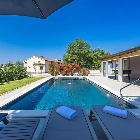 Villa Jacky 2 Near Porec For 4 Persons With 32 M2 Private Pool - Pet Friendly Nova Vas (Porec)