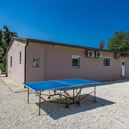 Willa Jacky 2 Near Porec For 4 Persons With 32 M2 Private Pool - Pet Friendly *