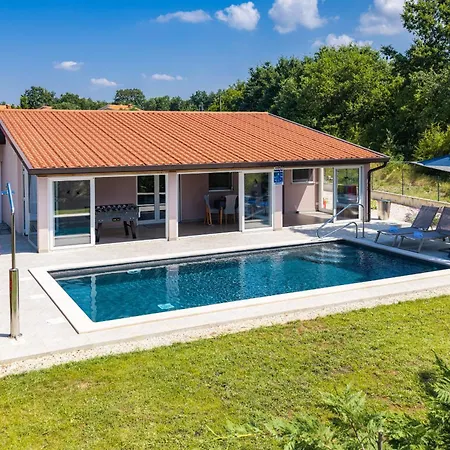 Jacky 2 Near Porec For 4 Persons With 32 M2 Private Pool - Pet Friendly Willa *