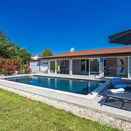 Jacky 2 Near Porec For 4 Persons With 32 M2 Private Pool - Pet Friendly Villa *