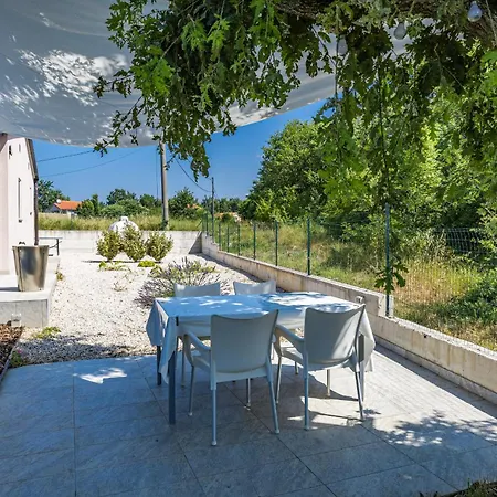 Willa Jacky 2 Near Porec For 4 Persons With 32 M2 Private Pool - Pet Friendly Nova Vas (Porec)
